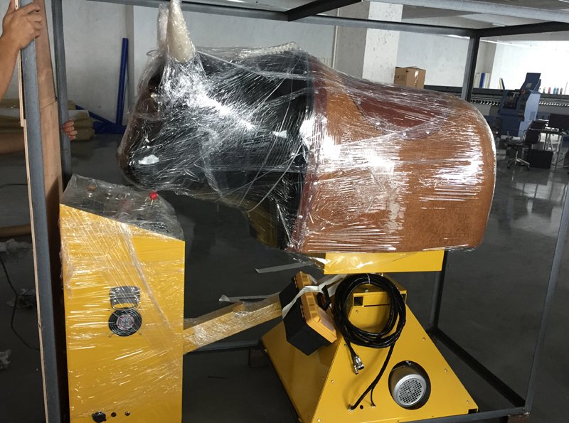 Équitation de taureau mécanique gonflable de 5X5 M, tour de taureau mécanique gonflable, taureau de Machine avec tapis