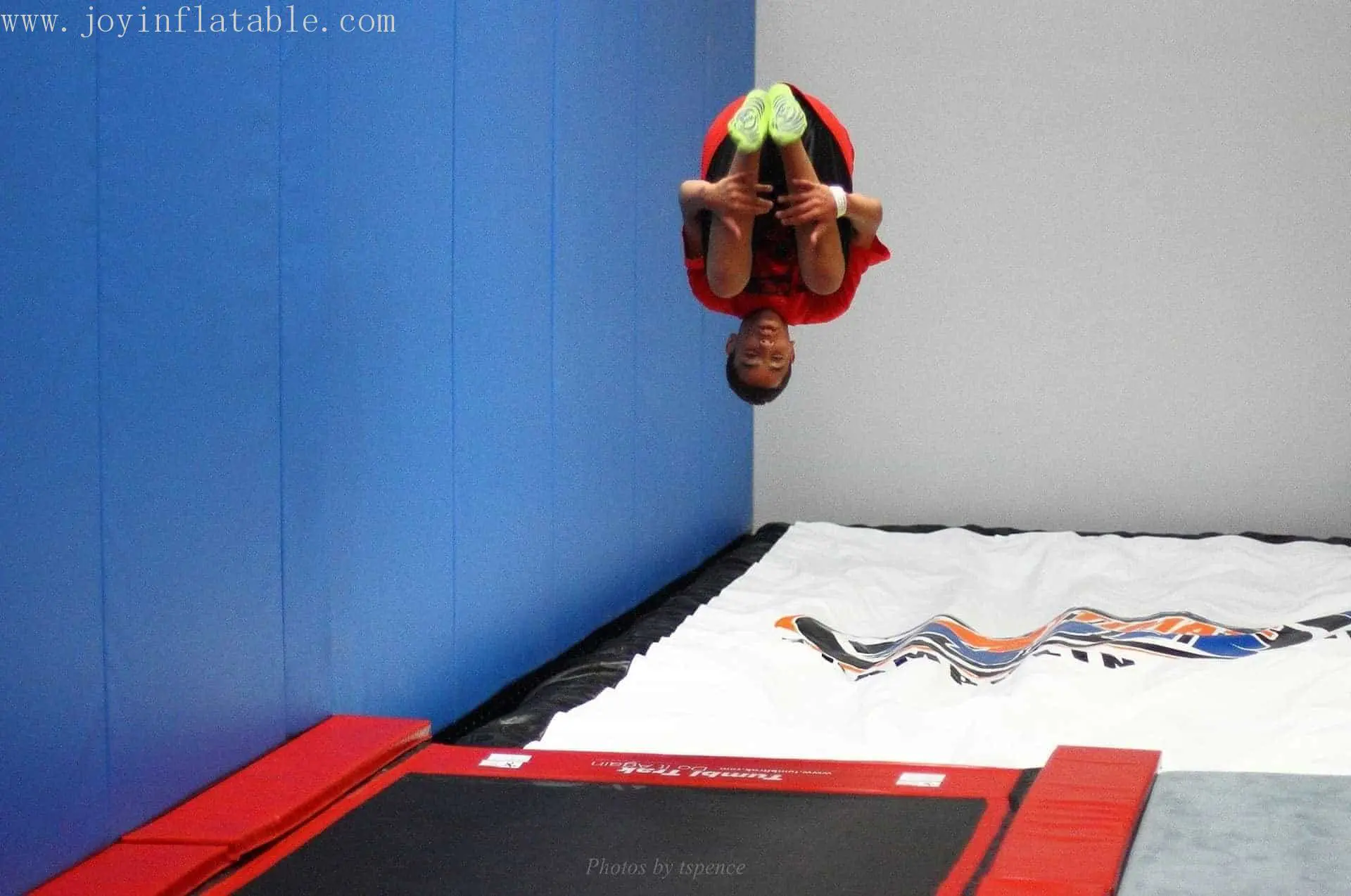 gymnastics irregular snowboard JOY inflatable Brand inflatable crash pad factory