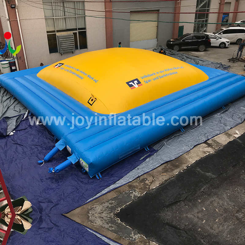 Airbag gonflable commercial de jeu de saut d'escalade de montagne molle d'air pour des enfants