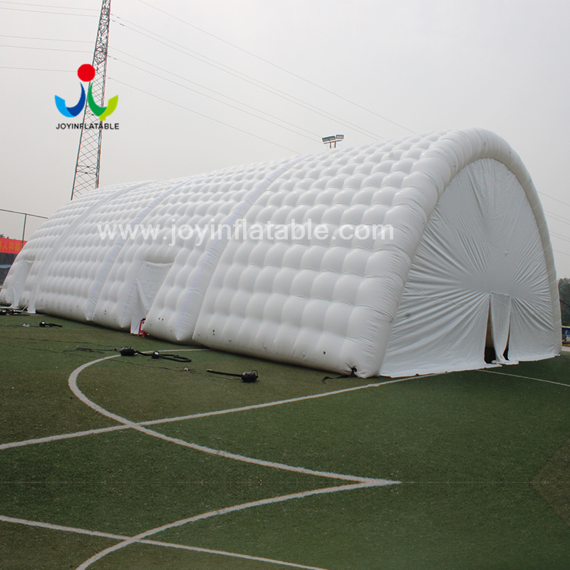 Tentes gonflables géantes extérieures hermétiques blanches pour événement de fête sportive