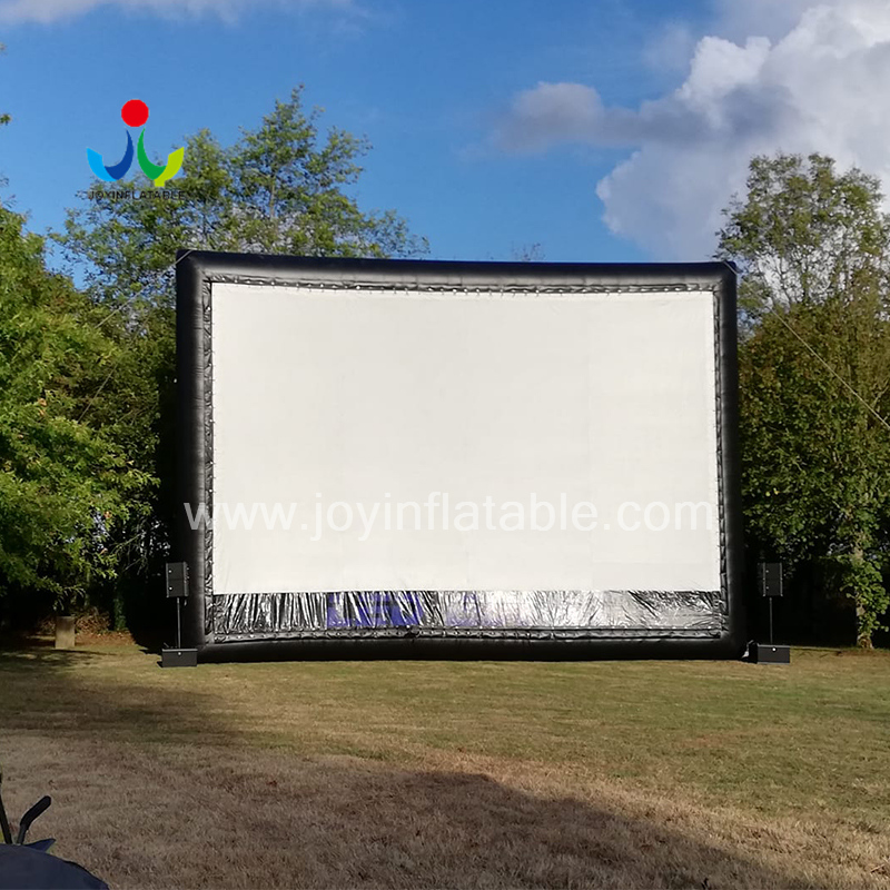 Écran gonflable géant pour événement cinématographique en plein air