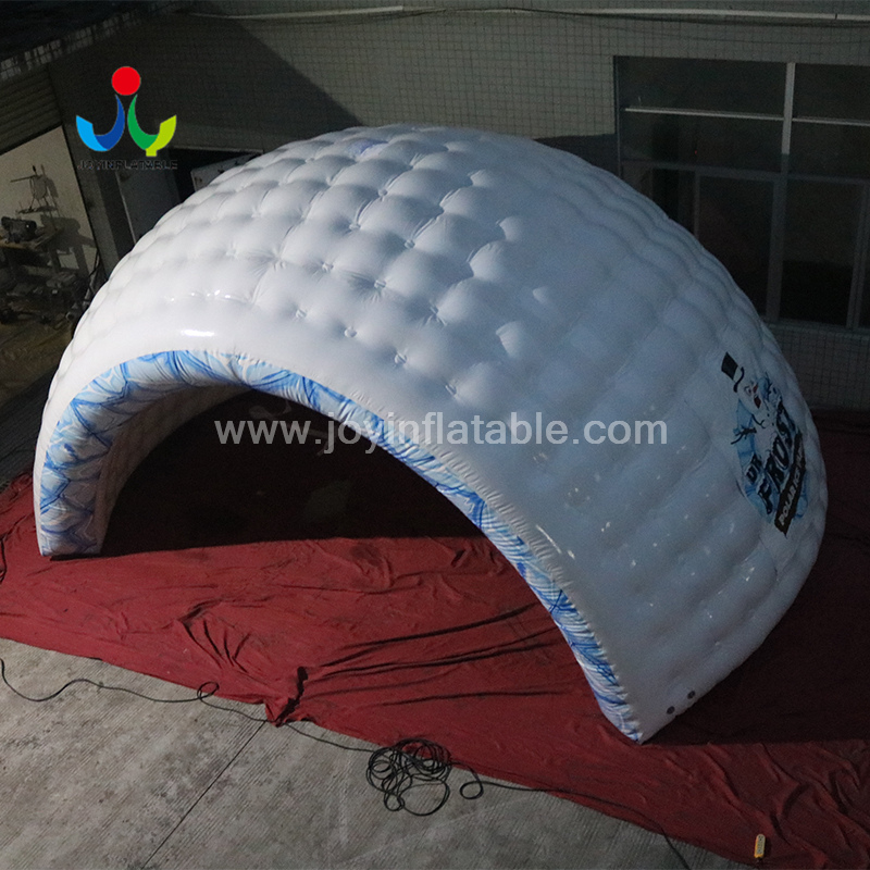 Мобильная надувная палатка с навесом