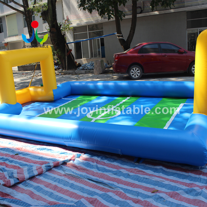 Terrain de jeu de football gonflable extérieur pour événement sportif de savon à l'eau