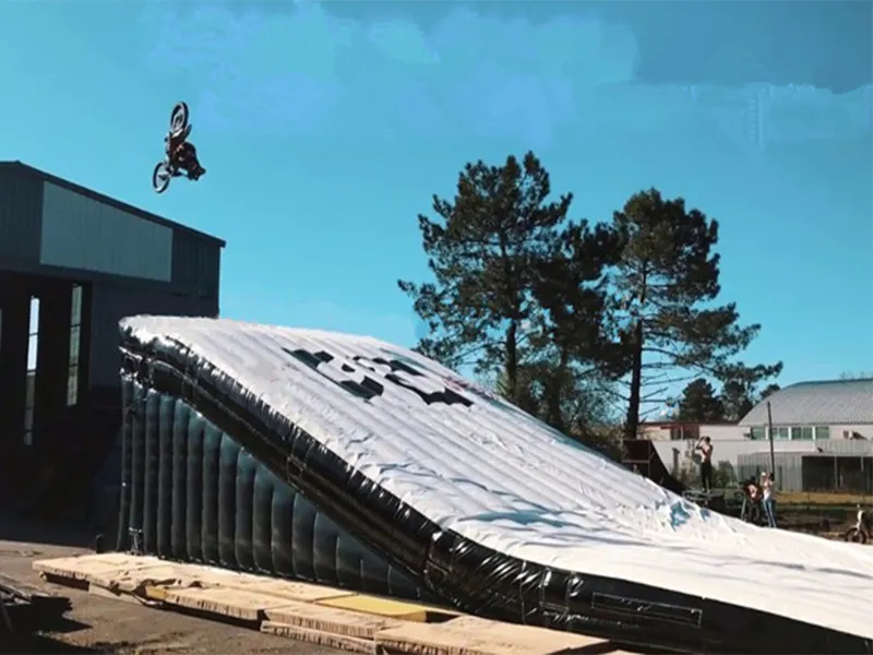 JOY Inflatable bike jump airbag company for bike landing