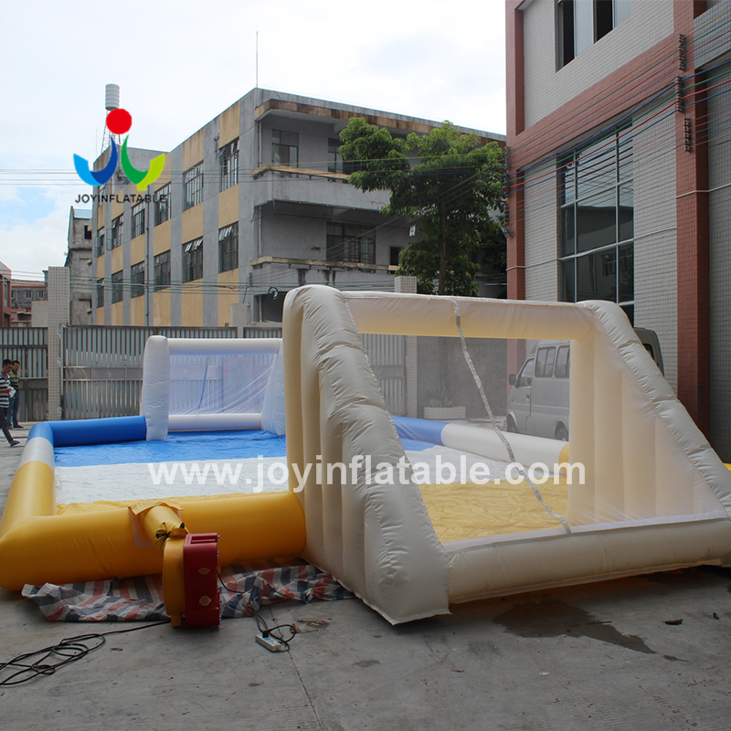 Terrain de football gonflable adapté aux besoins du client de savon de l'eau pour l'adulte