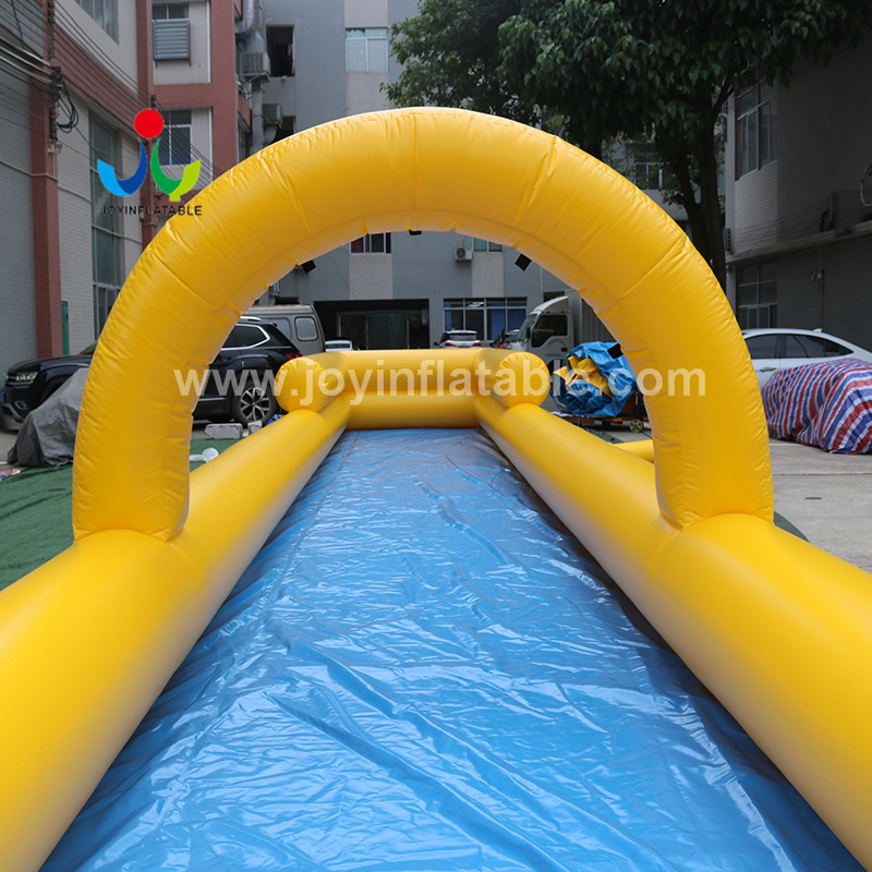 Glissière gonflable d'une voie de jeu d'eau de 64 mètres de long avec la piscine
