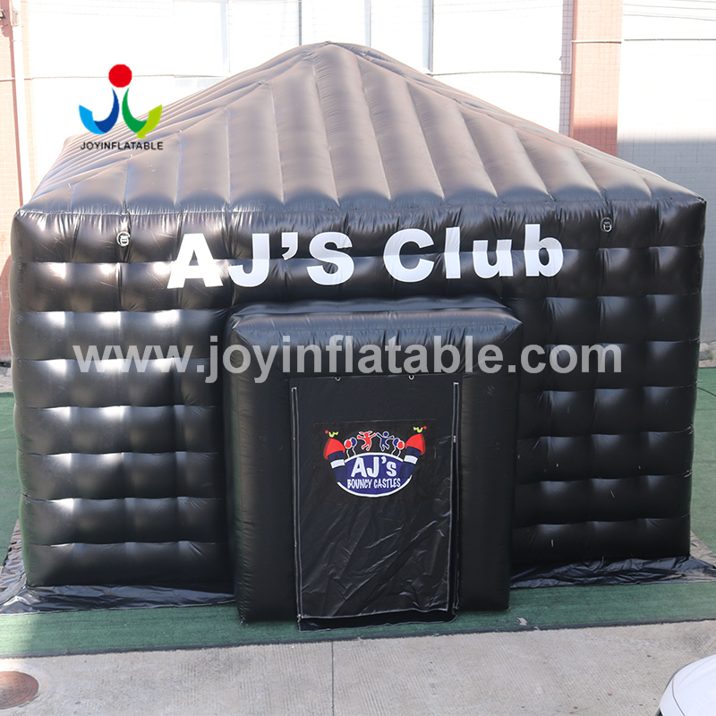 Tente gonflable noire mobile adaptée aux besoins du client de cube de cinéma de preuve de pluie extérieure