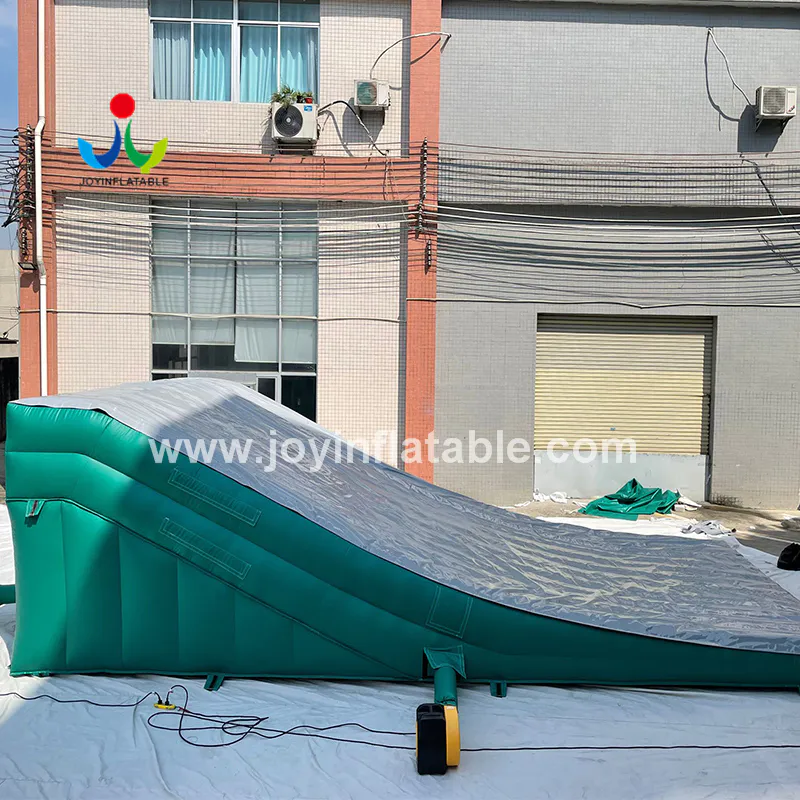 Freestyle Stunt  Inflatable Landing Airbag Ramp Pad Sloped Bike Parks