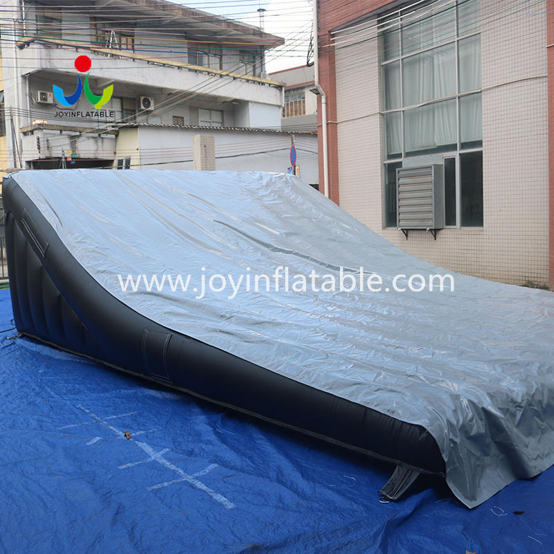 Freestyle Inflatable landing for Bike Jump