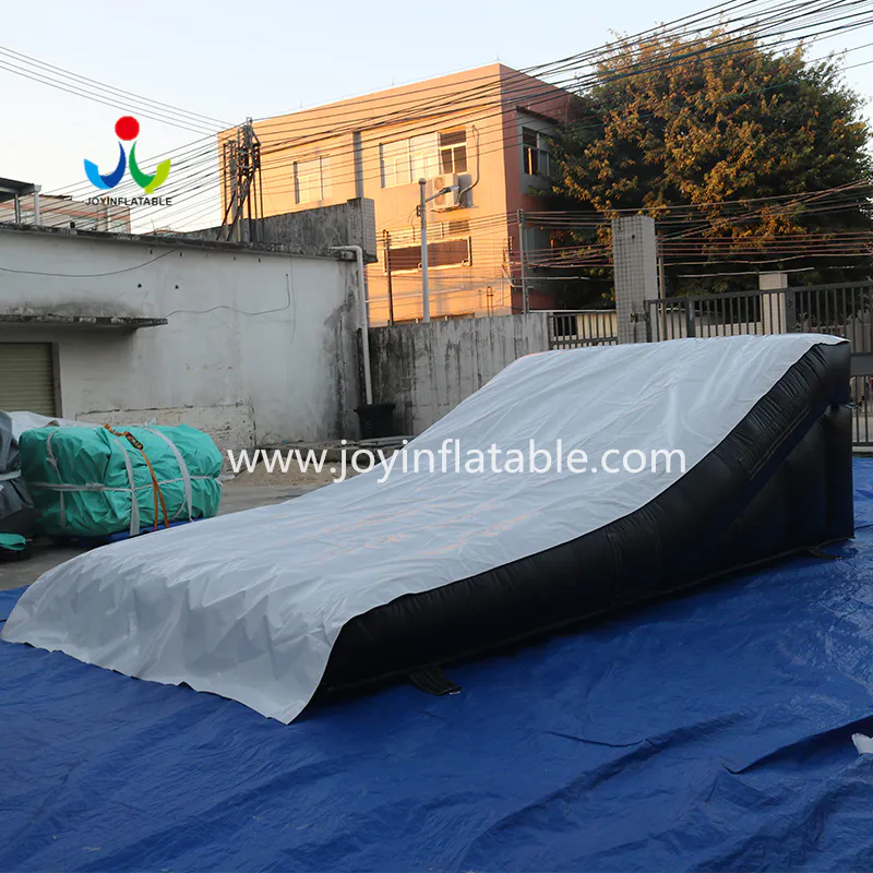 Extreme Sports freestyle Inflatable jumps Airbag With Ramp