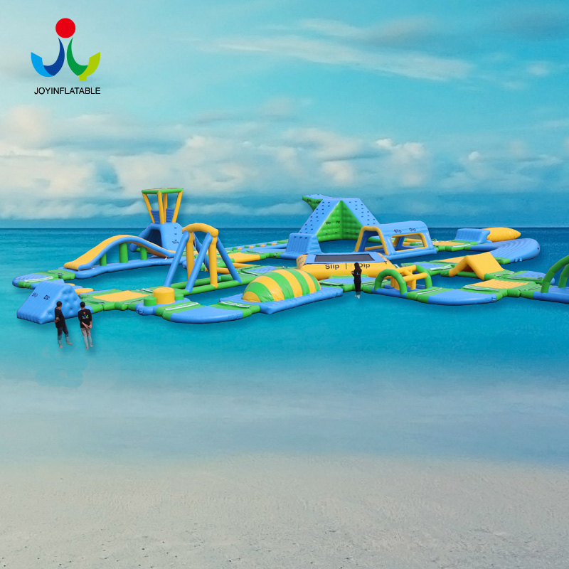 Île d'eau gonflable pour les sports nautiques en plein air