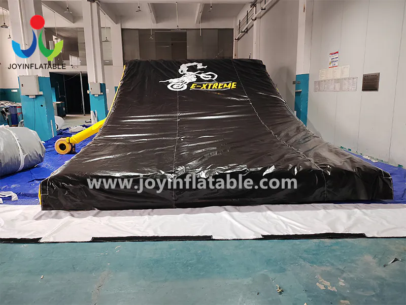 Inflatable Air Bag Lander For FMX E-xtreme Video